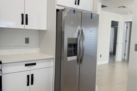 Townhouse in Miami, Florida 3 bedrooms, 115.66 sq.m. № 1974991 - photo 9