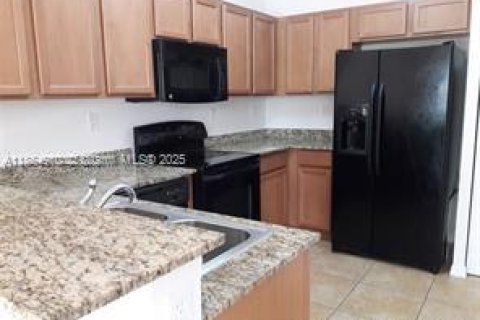 Condo in Doral, Florida, 2 bedrooms  № 1874822 - photo 5