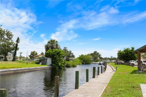 Condominio en venta en Port Charlotte, Florida, 2 dormitorios, 104.05 m2 № 1901174 - foto 29