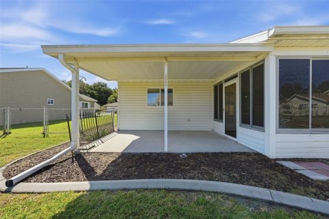 House in Dunnellon, Florida 3 bedrooms, 143.07 sq.m. № 2390945 - photo 4