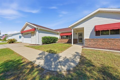 House in Dunnellon, Florida 3 bedrooms, 143.07 sq.m. № 2390945 - photo 2