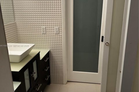 Townhouse in Doral, Florida 2 bedrooms, 129.32 sq.m. № 2003755 - photo 21