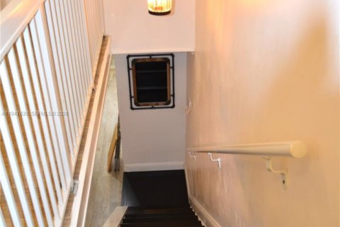 Townhouse in Doral, Florida 2 bedrooms, 129.32 sq.m. № 2003755 - photo 14