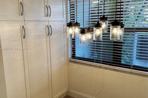 Townhouse in Doral, Florida 2 bedrooms, 129.32 sq.m. № 2003755 - photo 7