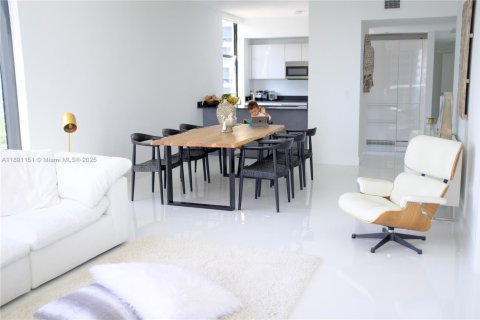 Copropriété à louer à Miami, Floride: 3 chambres, 165.18 m2 № 1944812 - photo 5