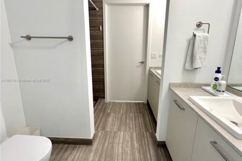 Copropriété à louer à Miami, Floride: 3 chambres, 165.18 m2 № 1944812 - photo 28