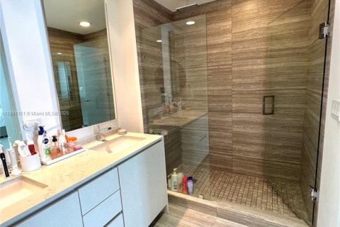 Copropriété à louer à Miami, Floride: 3 chambres, 165.18 m2 № 1944812 - photo 16