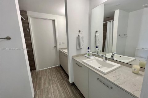 Copropriété à louer à Miami, Floride: 3 chambres, 165.18 m2 № 1944812 - photo 17