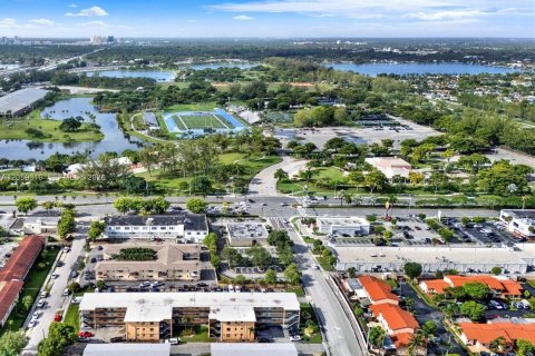 Condo in Miami, Florida, 1 bedroom  № 2264269 - photo 6