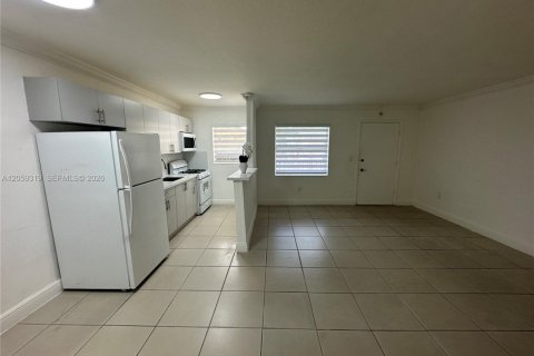 Condo in Miami, Florida, 1 bedroom  № 2264269 - photo 8
