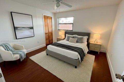 Casa en alquiler en Miami, Florida, 3 dormitorios, 181.16 m2 № 1928502 - foto 22