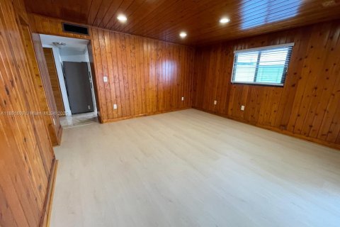 Casa en alquiler en Miami, Florida, 3 dormitorios, 181.16 m2 № 1928502 - foto 7