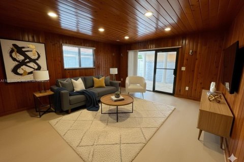 Casa en alquiler en Miami, Florida, 3 dormitorios, 181.16 m2 № 1928502 - foto 6