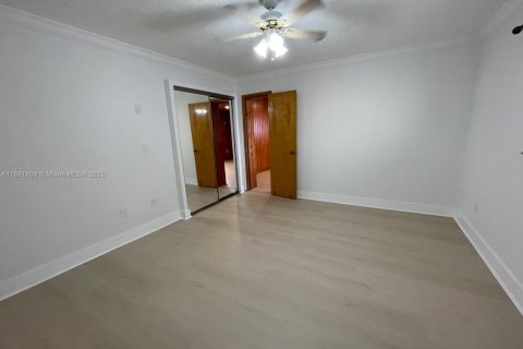 Casa en alquiler en Miami, Florida, 3 dormitorios, 181.16 m2 № 1928502 - foto 8
