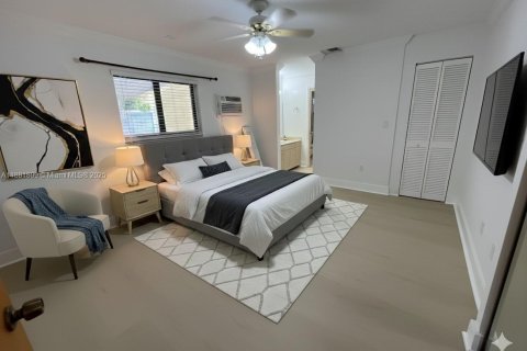 Casa en alquiler en Miami, Florida, 3 dormitorios, 181.16 m2 № 1928502 - foto 9