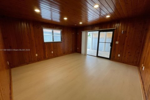 Casa en alquiler en Miami, Florida, 3 dormitorios, 181.16 m2 № 1928502 - foto 5