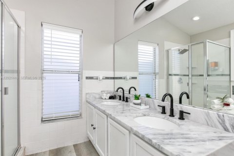 House in Davenport, Florida 4 bedrooms № 2244251 - photo 10
