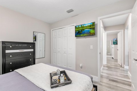 House in Davenport, Florida 4 bedrooms № 2244251 - photo 6