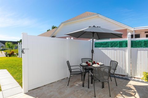 House in Davenport, Florida 4 bedrooms № 2244251 - photo 14