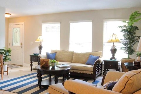 Villa ou maison à louer à Maitland, Floride: 4 chambres, 154.4 m2 № 2102335 - photo 2