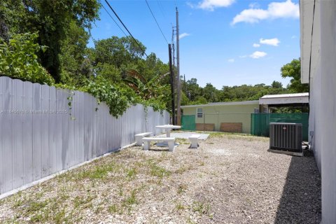 House in North Miami Beach, Florida 3 bedrooms, 126.35 sq.m. № 1842480 - photo 16