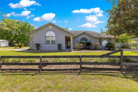 House in Ocala, Florida 2 bedrooms, 201.32 sq.m. № 2100414