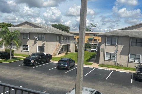 Condo in Miami, Florida, 2 bedrooms  № 1797518 - photo 15
