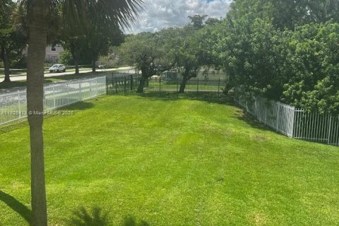 Condo in Miami, Florida, 2 bedrooms  № 1797518 - photo 8