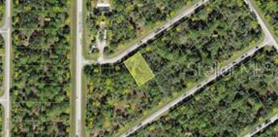 Land in Port Charlotte, Florida № 2159021