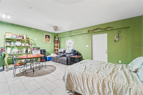 House in Spring Hill, Florida 4 bedrooms, 207.17 sq.m. № 2220761 - photo 18