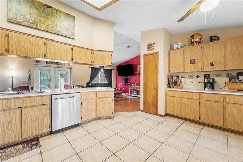 House in Spring Hill, Florida 4 bedrooms, 207.17 sq.m. № 2220761 - photo 10