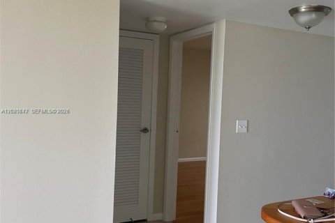 Copropriété à louer à Davie, Floride: 2 chambres, 99.41 m2 № 2084591 - photo 11