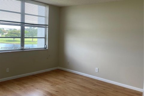 Copropriété à louer à Davie, Floride: 2 chambres, 99.41 m2 № 2084591 - photo 13
