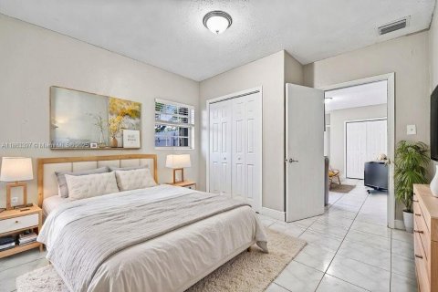 Villa ou maison à louer à Miami, Floride: 2 chambres, 109.16 m2 № 1889840 - photo 3