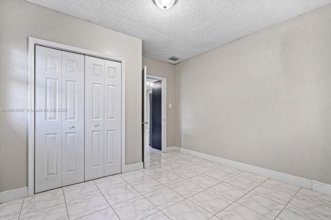 Villa ou maison à louer à Miami, Floride: 2 chambres, 109.16 m2 № 1889840 - photo 25