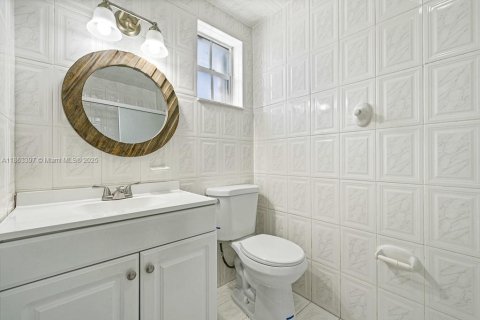 Villa ou maison à louer à Miami, Floride: 2 chambres, 109.16 m2 № 1889840 - photo 23
