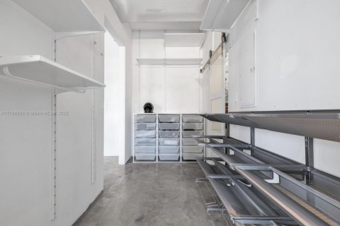 Condo in Miami, Florida, 2 bedrooms  № 1748656 - photo 19