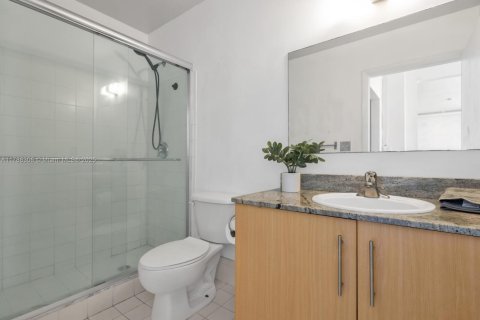 Condo in Miami, Florida, 2 bedrooms  № 1748656 - photo 18