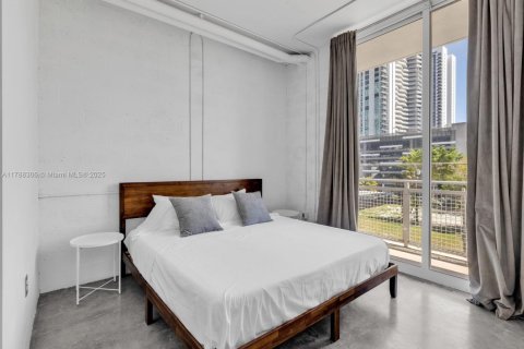 Condo in Miami, Florida, 2 bedrooms  № 1748656 - photo 15