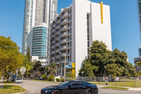 Condo in Miami, Florida, 2 bedrooms  № 1748656 - photo 3