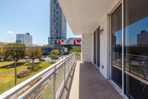 Condo in Miami, Florida, 2 bedrooms  № 1748656 - photo 25