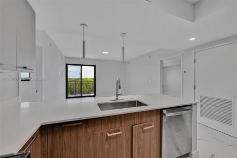 Apartment in North Miami, Florida 2 bedrooms, 89.19 sq.m. № 2040889 - photo 9