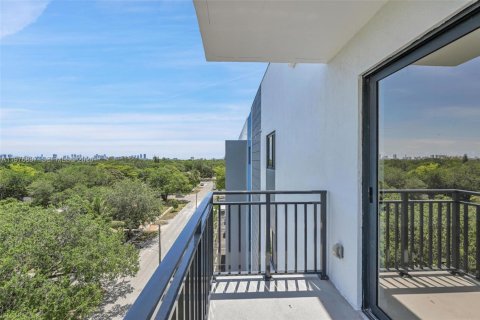 Apartment in North Miami, Florida 2 bedrooms, 89.19 sq.m. № 2040889 - photo 21