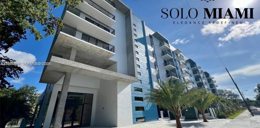 Apartment in North Miami, Florida 2 bedrooms, 89.19 sq.m. № 2040889