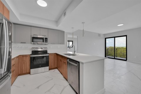 Apartment in North Miami, Florida 2 bedrooms, 89.19 sq.m. № 2040889 - photo 8