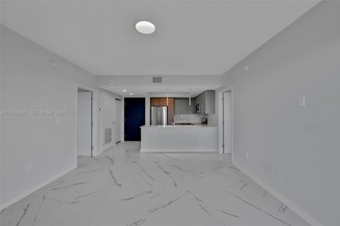 Apartment in North Miami, Florida 2 bedrooms, 89.19 sq.m. № 2040889 - photo 4