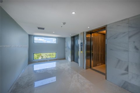 Apartment in North Miami, Florida 2 bedrooms, 89.19 sq.m. № 2040889 - photo 23