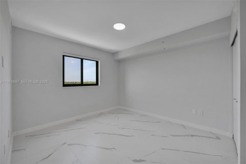 Apartment in North Miami, Florida 2 bedrooms, 89.19 sq.m. № 2040889 - photo 11
