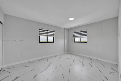 Apartment in North Miami, Florida 2 bedrooms, 89.19 sq.m. № 2040889 - photo 17