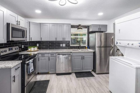 House in Orlando, Florida 3 bedrooms, 94.11 sq.m. № 1857923 - photo 7